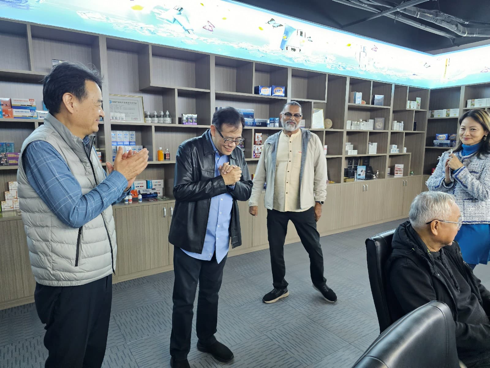 HQ Visit 08